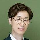 김